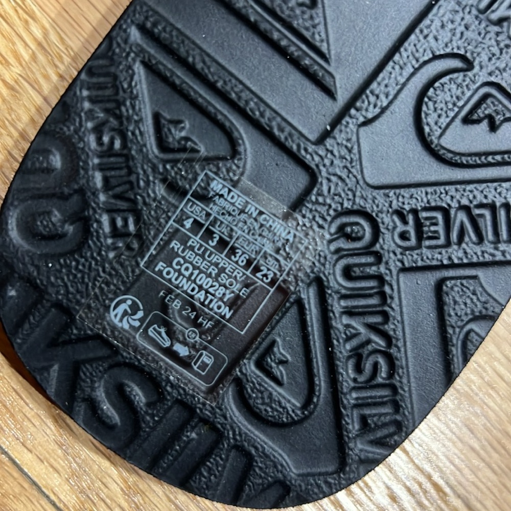 Quicksilver NIB sandals - Picture 5 of 6
